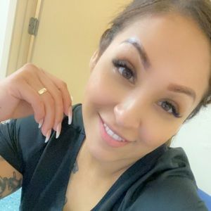 Meet your Posher, Mia